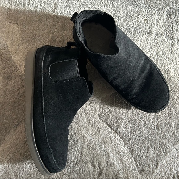 Koolaburra men’s slip on Chelsea boots - Picture 1 of 10